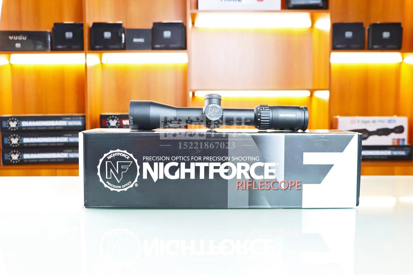 Nightforce SHV 3-10x42瞄准镜 产品及包装盒.jpg